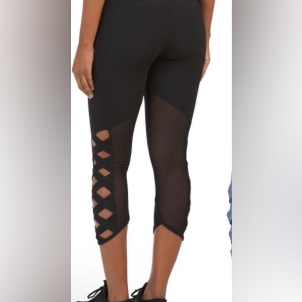 VOGO Athletics Women's Cropped Leggings